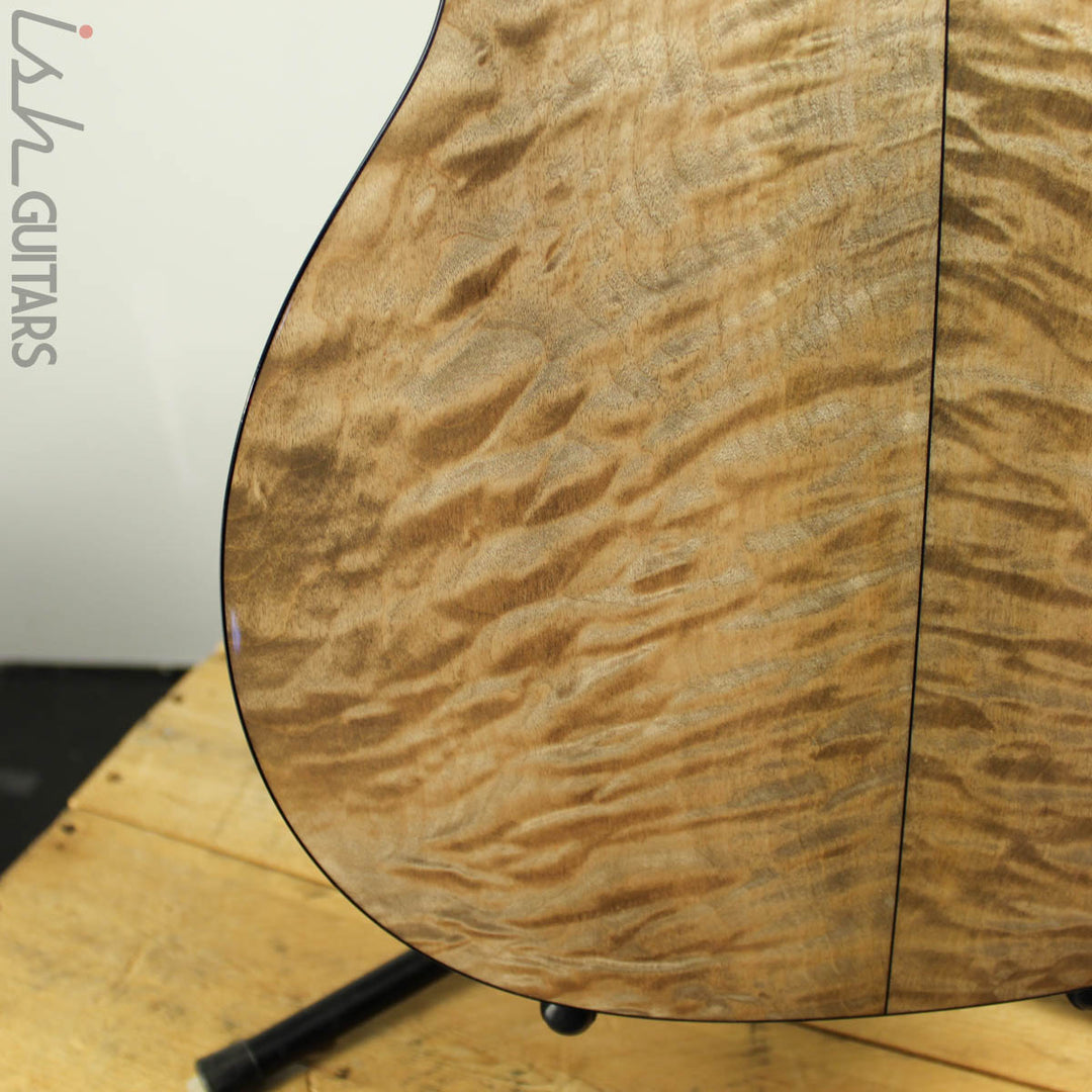 Martin 000-28 Custom Shop Deep Quilted Maple Back and Sides