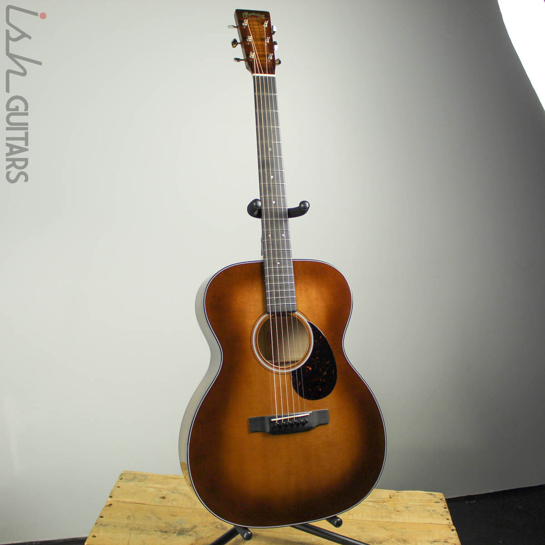 Martin Custom Shop 000-18 Curly Ash 1933 Amber Tone Burst (DEMO VIDEO)