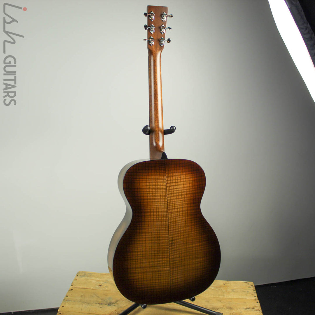 Martin Custom Shop 000-18 Curly Ash 1933 Amber Tone Burst (DEMO VIDEO)
