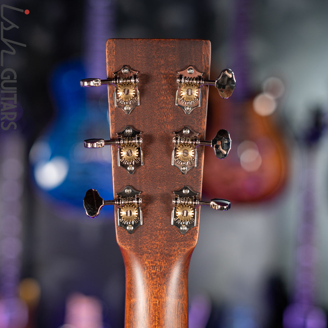 2019 Martin 00-18 Standard Series Natural