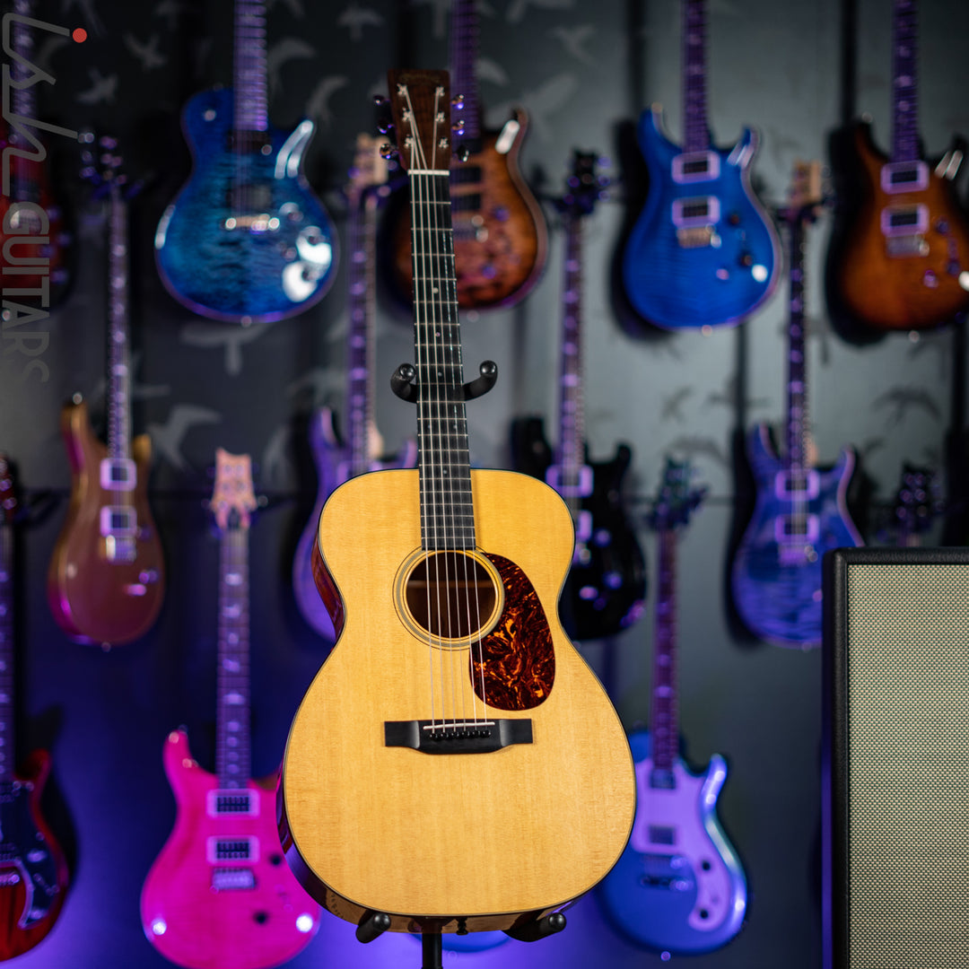 2019 Martin 00-18 Standard Series Natural