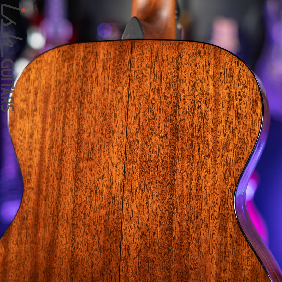 2019 Martin 00-18 Standard Series Natural