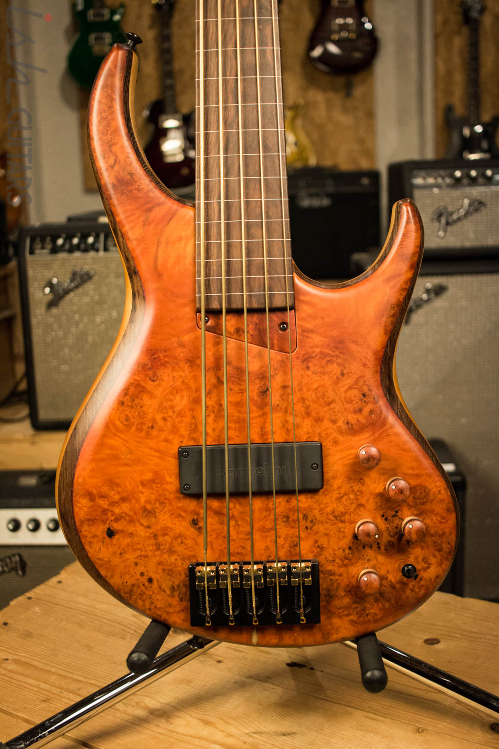 NAMM 2017 MTD 535 Marilyn 5 String Piezo Fretless Bass Guitar