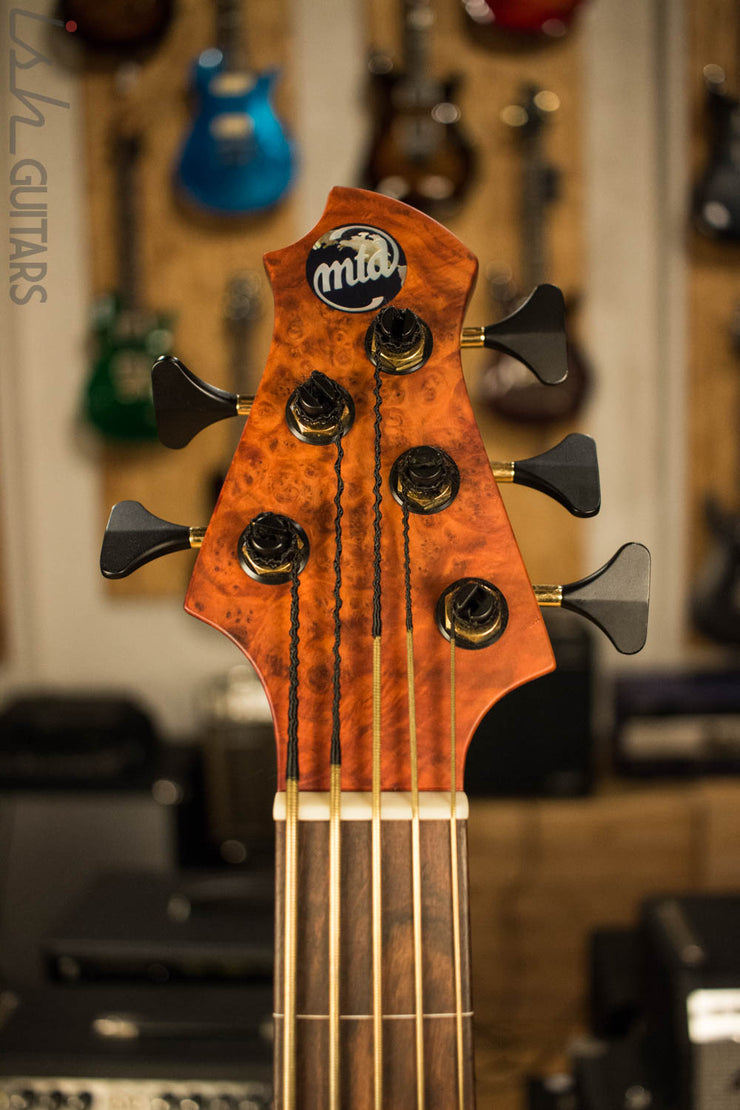 NAMM 2017 MTD 535 Marilyn 5 String Piezo Fretless Bass Guitar