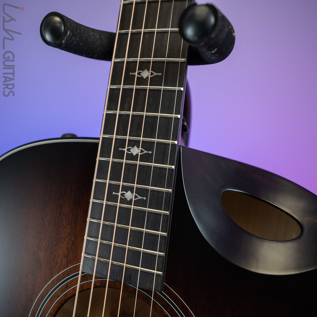 Taylor 326ce Urban Ash/Mahogany