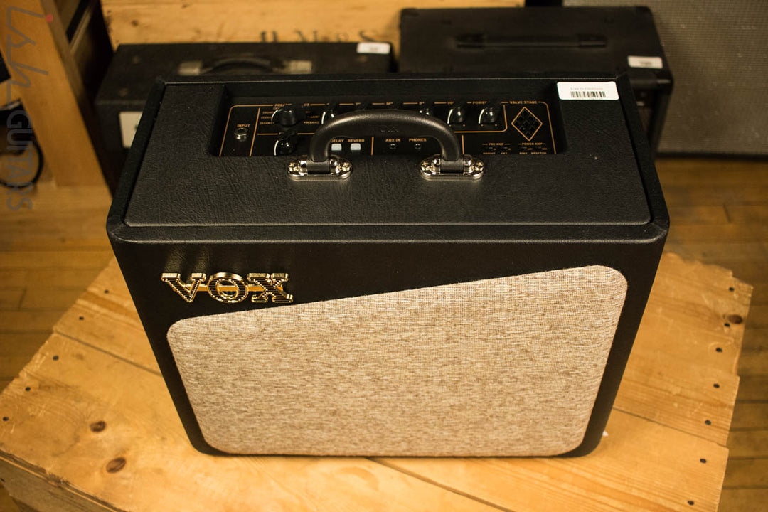 Vox AV15 15W 1x8" Analog Valve Modeling Guitar Amp