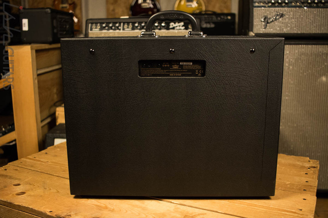Vox AV15 15W 1x8" Analog Valve Modeling Guitar Amp