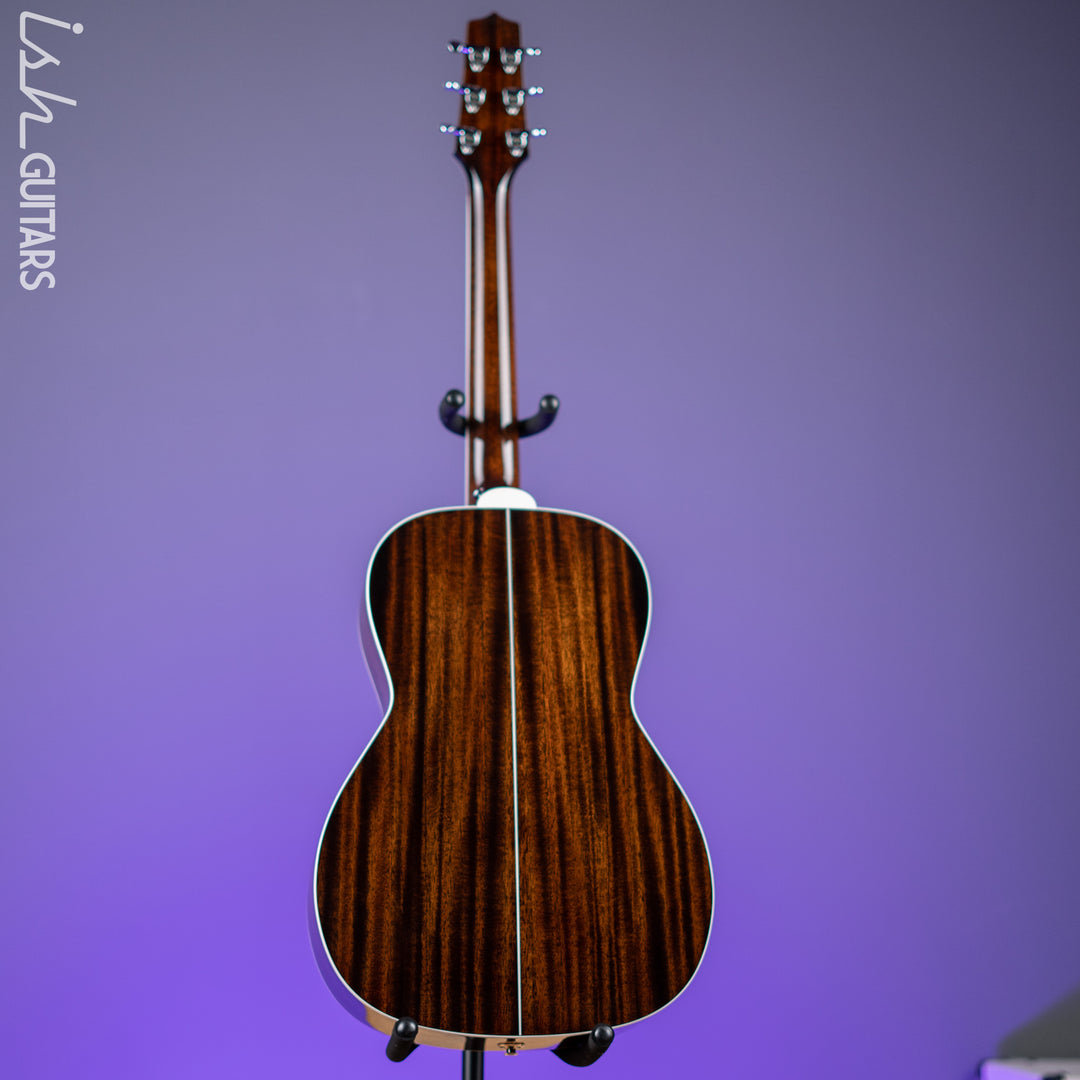 Takamine CP3NY ML New Yorker Acoustic-Electric Guitar Molasses