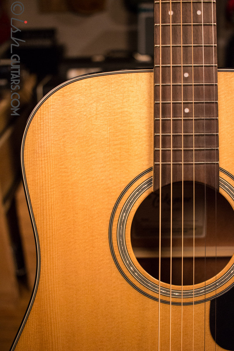 Takamine G-Series Acoustic Guitar GD30-NAT