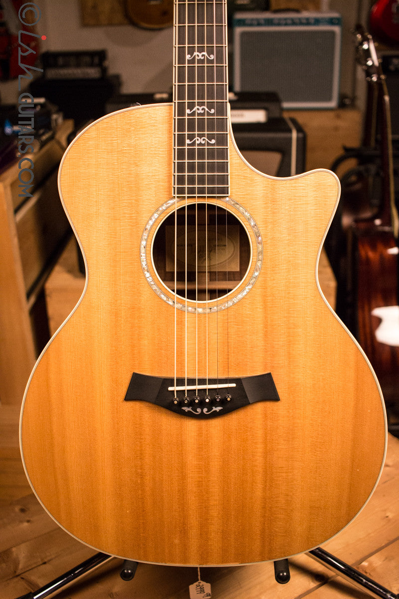 Taylor W14CE-LTD Acoustic Electirc Guitar Walnut Back and Sides
