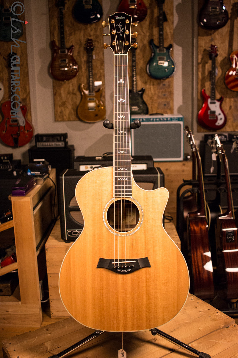 Taylor W14CE-LTD Acoustic Electirc Guitar Walnut Back and Sides