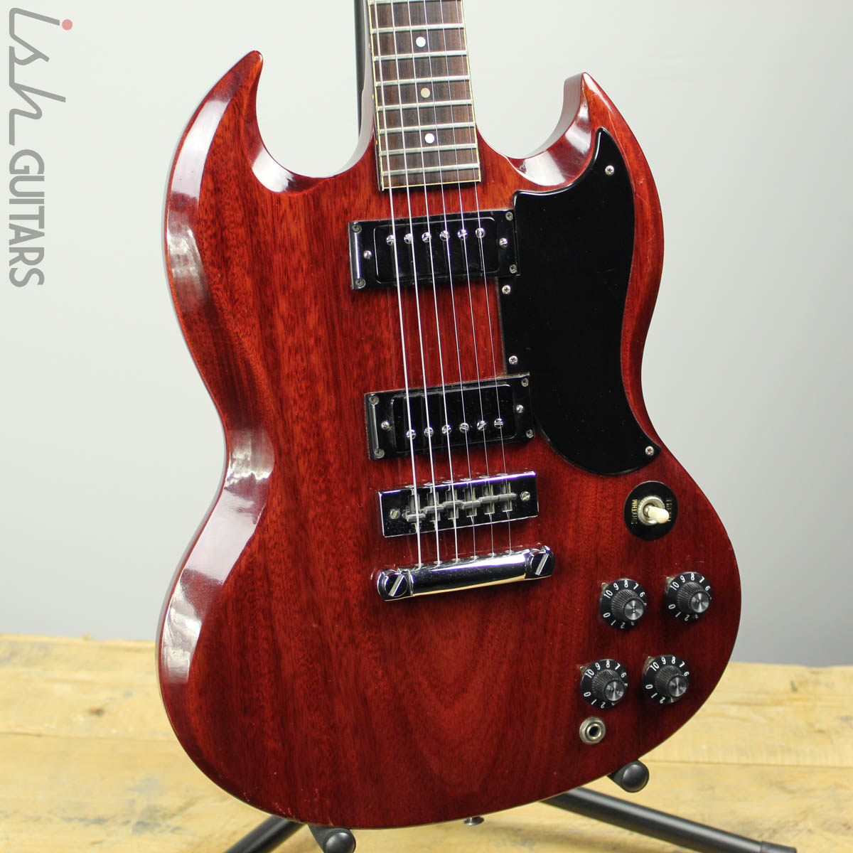 1972 Gibson SG Deluxe Cherry w/ OHSC (DEMO VIDEO) – Ish Guitars
