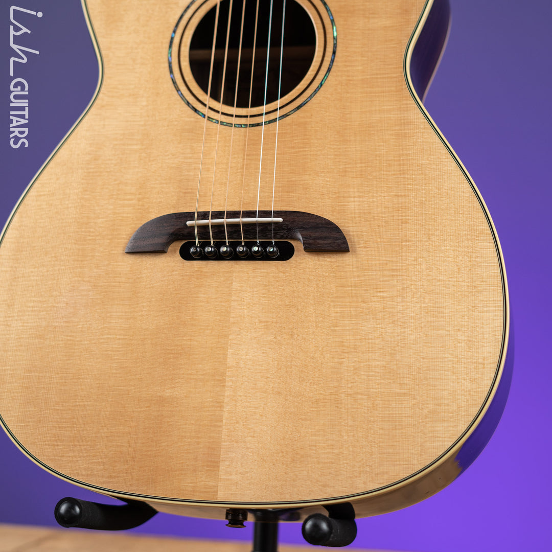 Alvarez Yairi FY70CE Standard Folk Cutaway Natural B-Stock