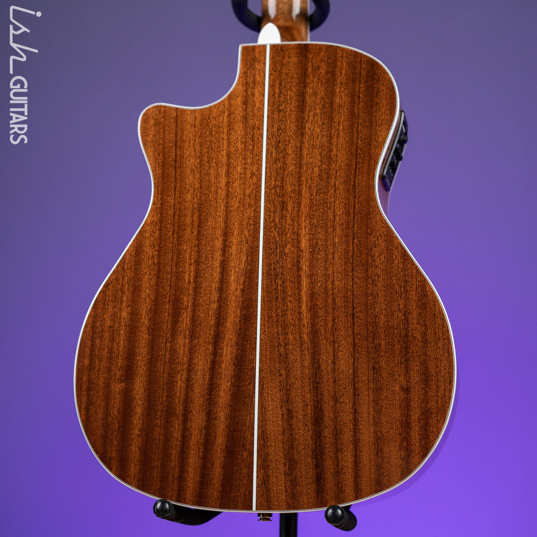 D’Angelico Premier DAPB700 Acoustic-Electric Bass Guitar Natural