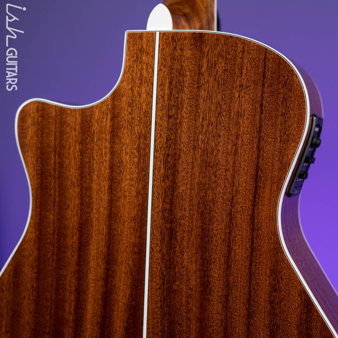 D’Angelico Premier DAPB700 Acoustic-Electric Bass Guitar Natural