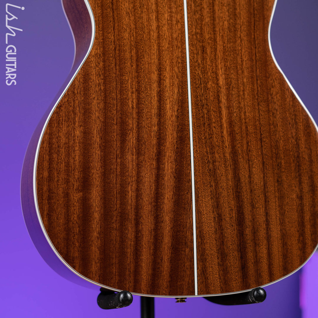 D’Angelico Premier DAPB700 Acoustic-Electric Bass Guitar Natural