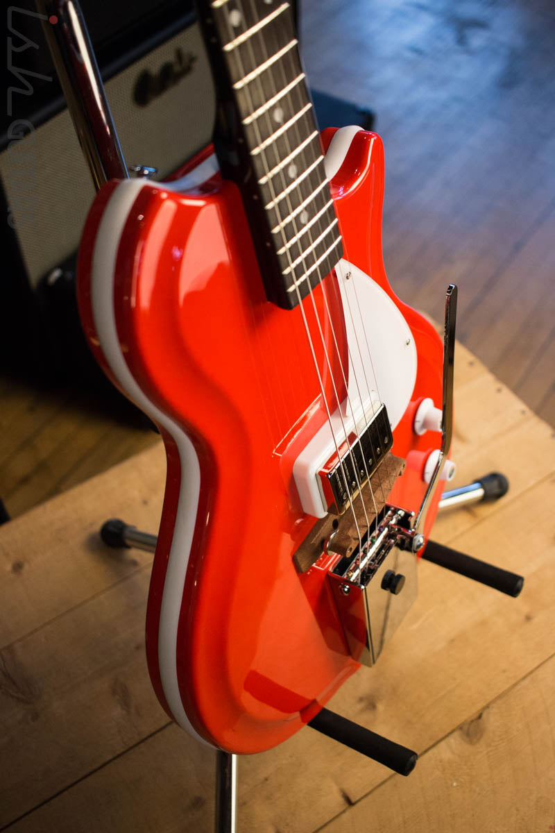Supro 1572VPR Belmont Vibrato Single Pickup Americana Series Electric Guitar Poppy Red