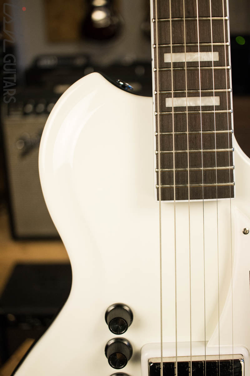 Supro 1571VDW Americana Series White Holiday Dawn White
