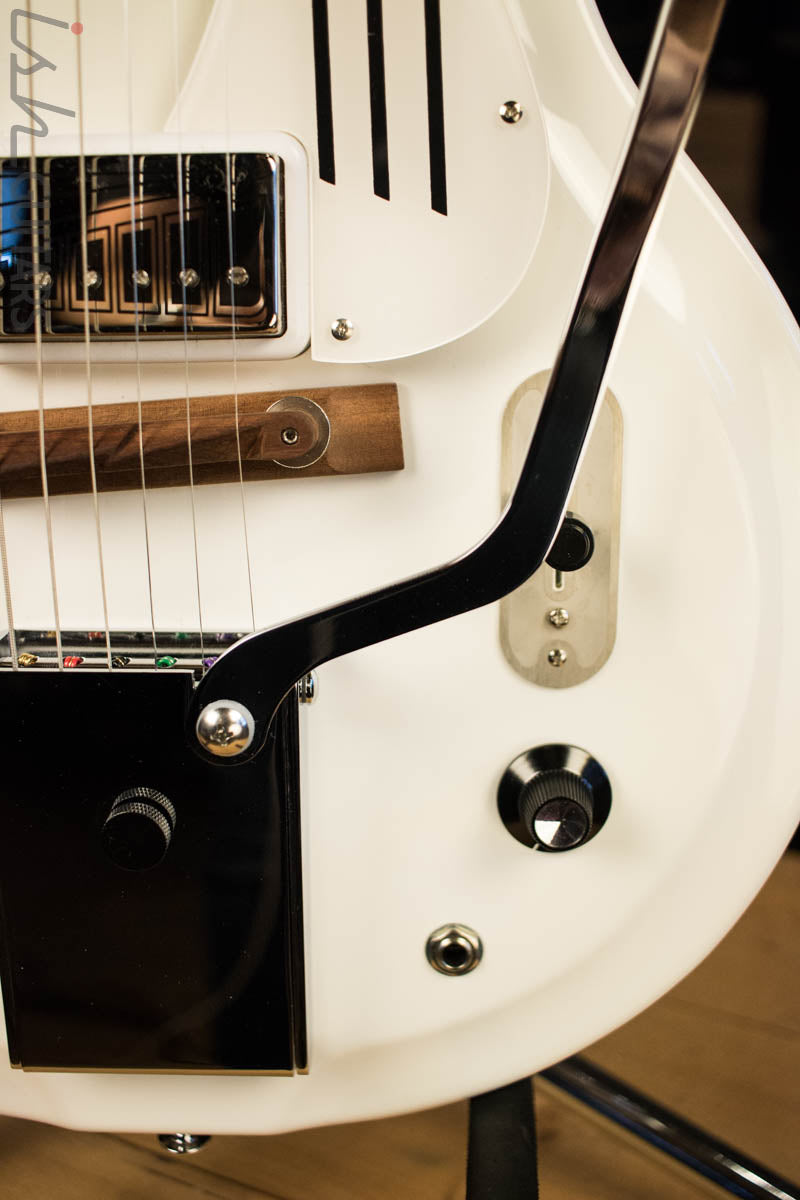 Supro 1571VDW Americana Series White Holiday Dawn White
