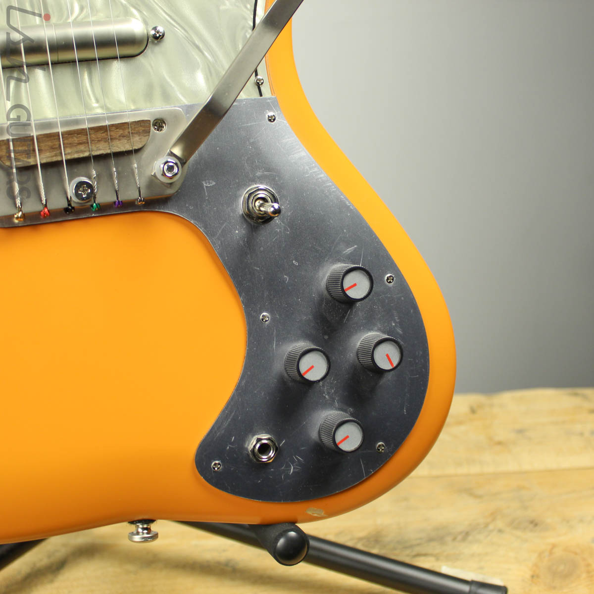 Danelectro Dead On '67 Tangerine Surf Orange – Ish Guitars