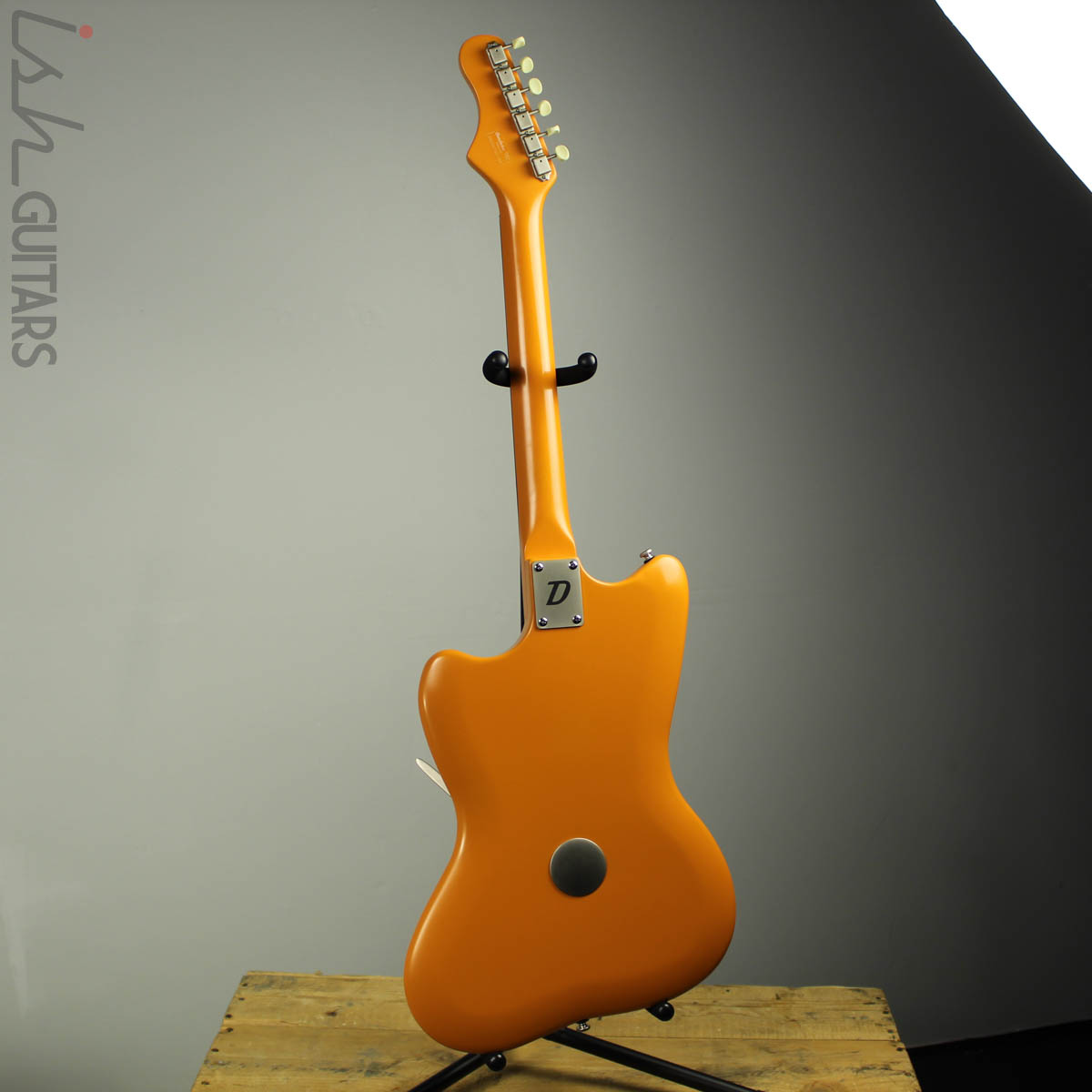 Danelectro Dead On '67 Tangerine Surf Orange – Ish Guitars Danelectro Dead On '67 Tangerine Surf Orange – Ish Guitars