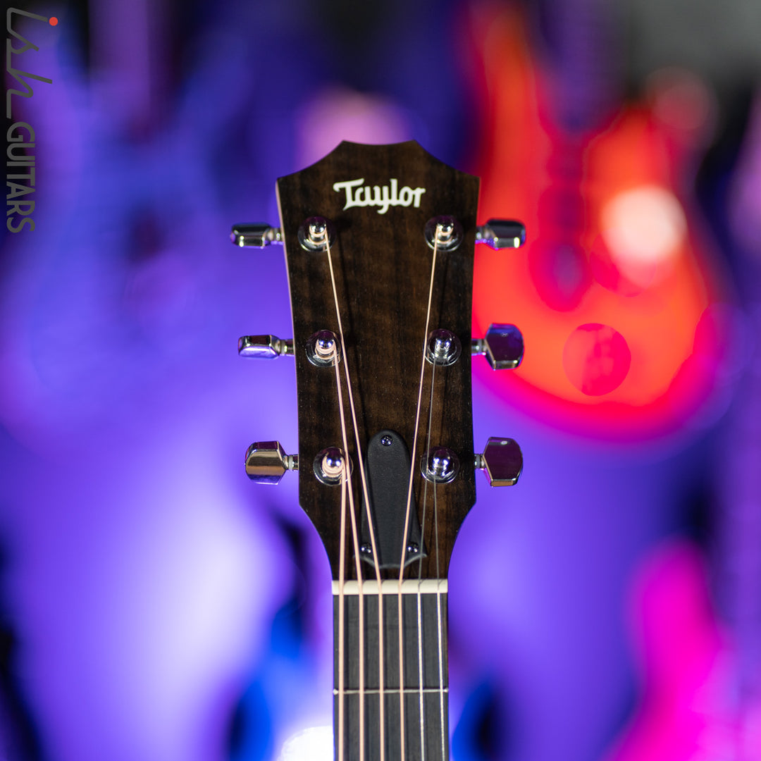 2021 Taylor 110e Dreadnought Natural Sitka