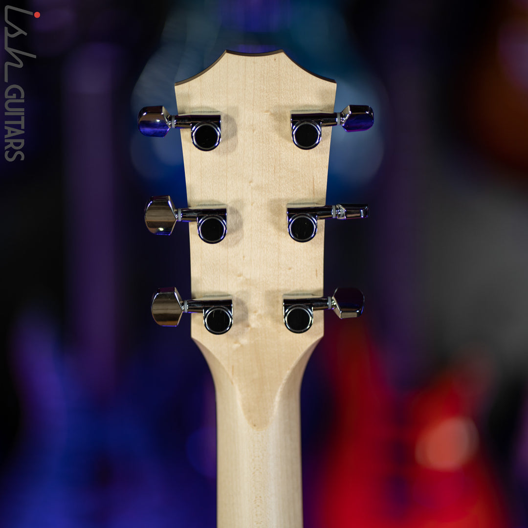 2021 Taylor 110e Dreadnought Natural Sitka