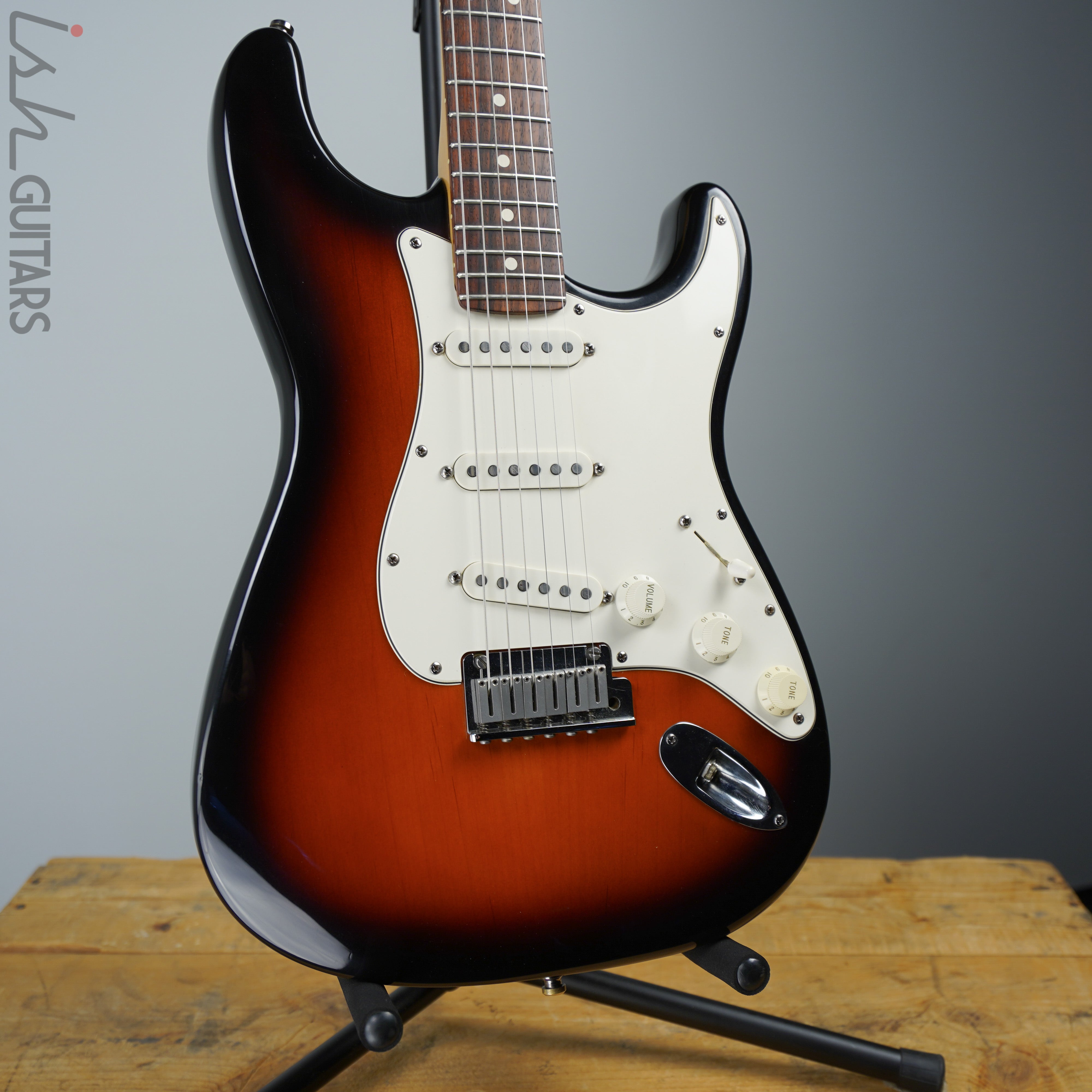1996 Fender American Standard Stratocaster Sunburst – Ish Guitars