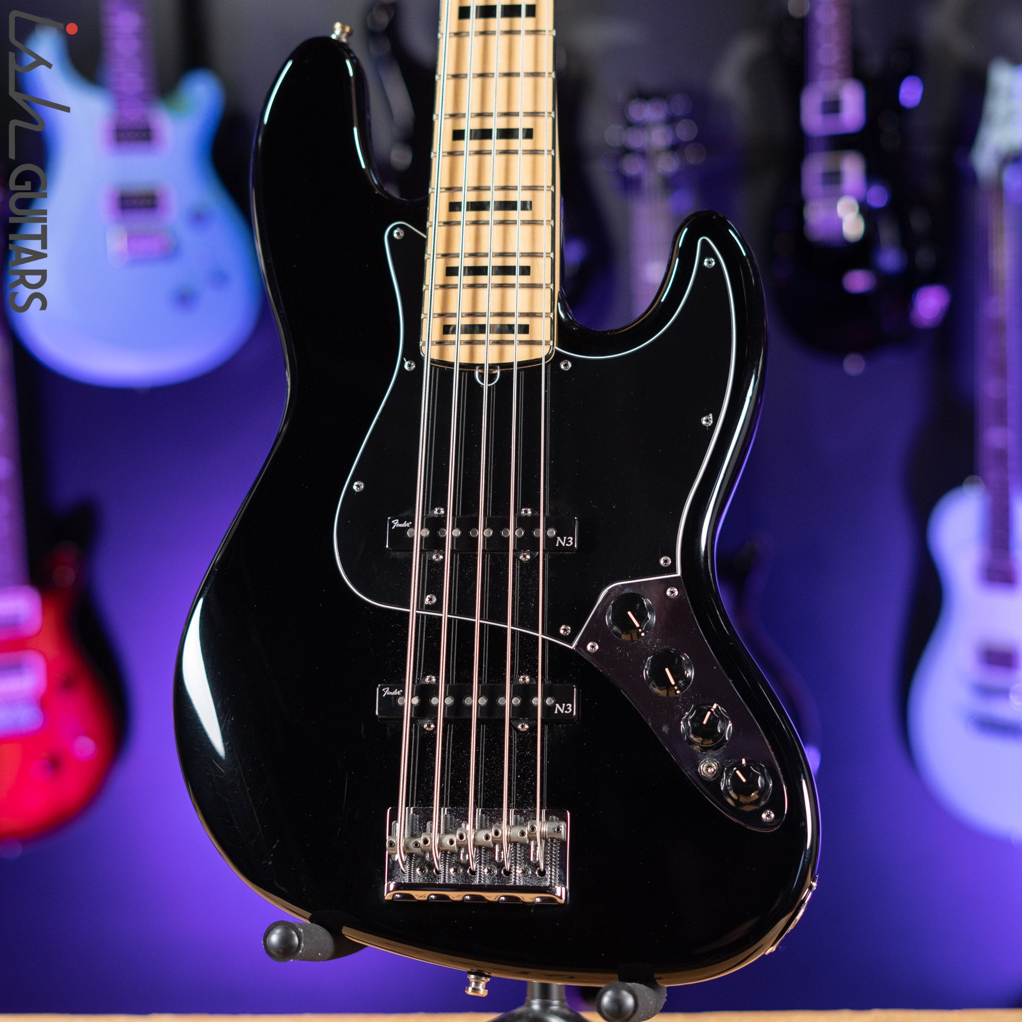 ベース Fender American Deluxe JazzBass N3 Black 2015 Fender American Deluxe Jazz Bass Black – Ish Guitars