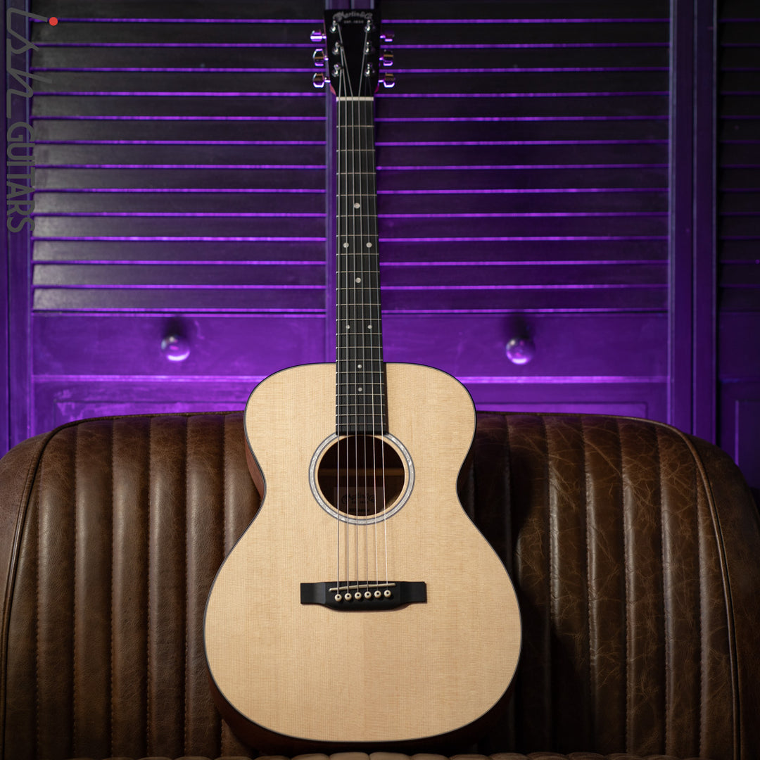 Martin 000 Jr-10 Acoustic Guitar Natural