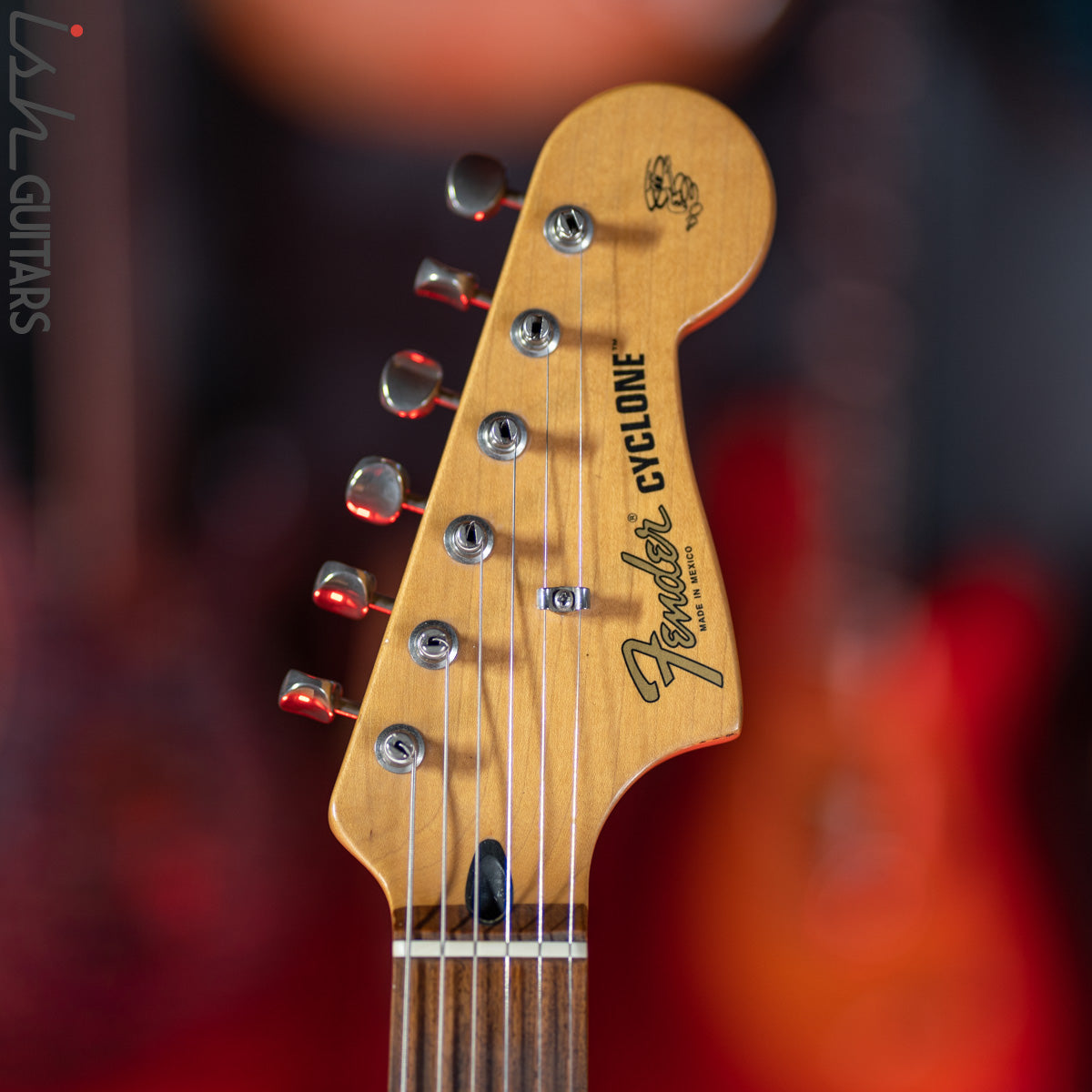 ギター Fender Mexico Cyclone (2002) Fender Deluxe Series Cyclone II Candy Apple Red 2002 – Chicago