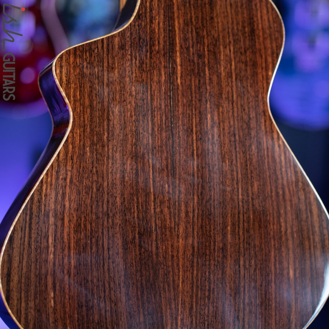 Veillette Acoustic 5 String Bass Guitar Brazilian Rosewood Tobacco Sunburst