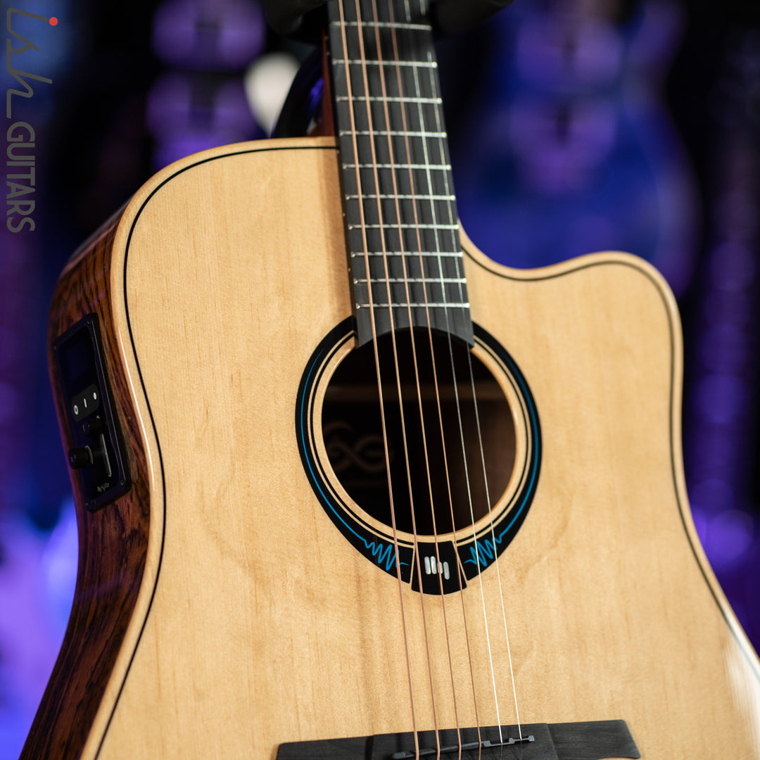 Lâg THV30DCE Dreadnought Hyvibe Tramontane Smart Guitar