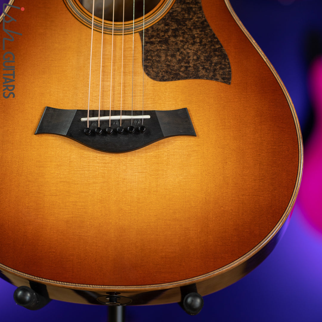 Taylor 712ce 12-Fret Western Sunburst Top