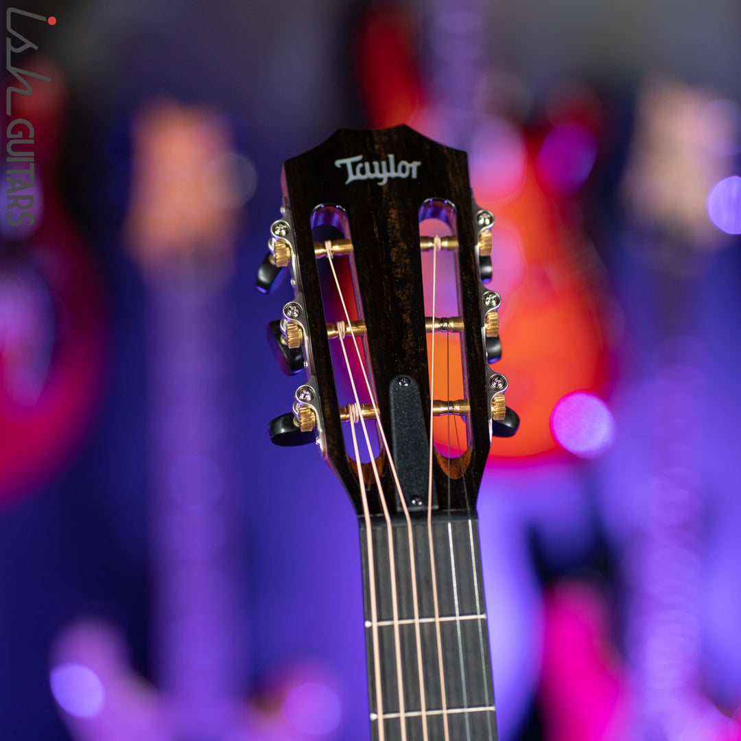 Taylor 712ce 12-Fret Western Sunburst Top