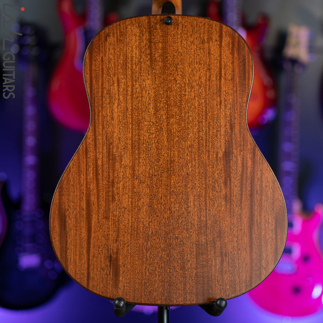 Taylor Builder’s Edition 517e Acoustic Guitar Wild Honey Burst