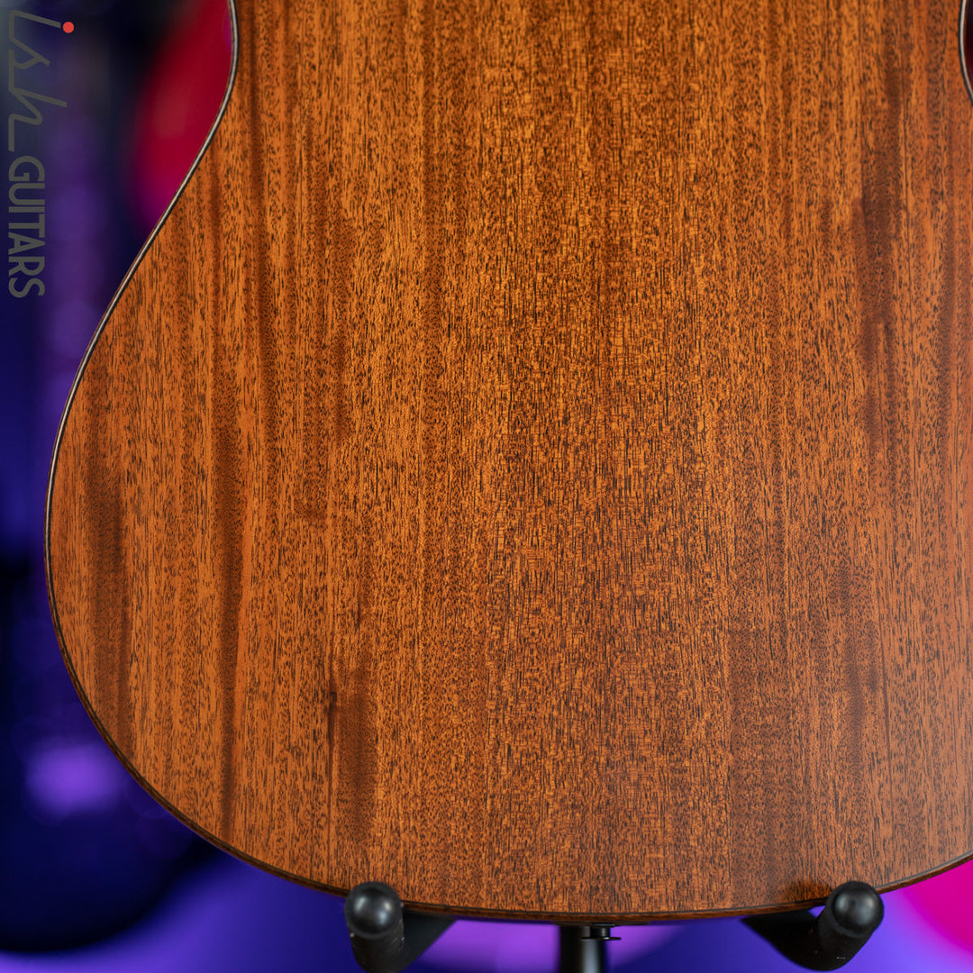 Taylor Builder’s Edition 517e Acoustic Guitar Wild Honey Burst