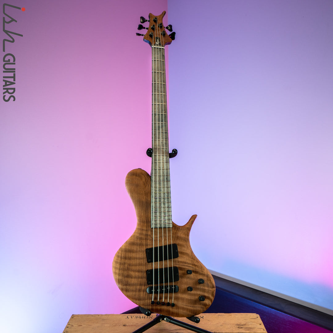 Ritter R8 Singlecut Bass Guitar Sandblasted Quilted Redwood