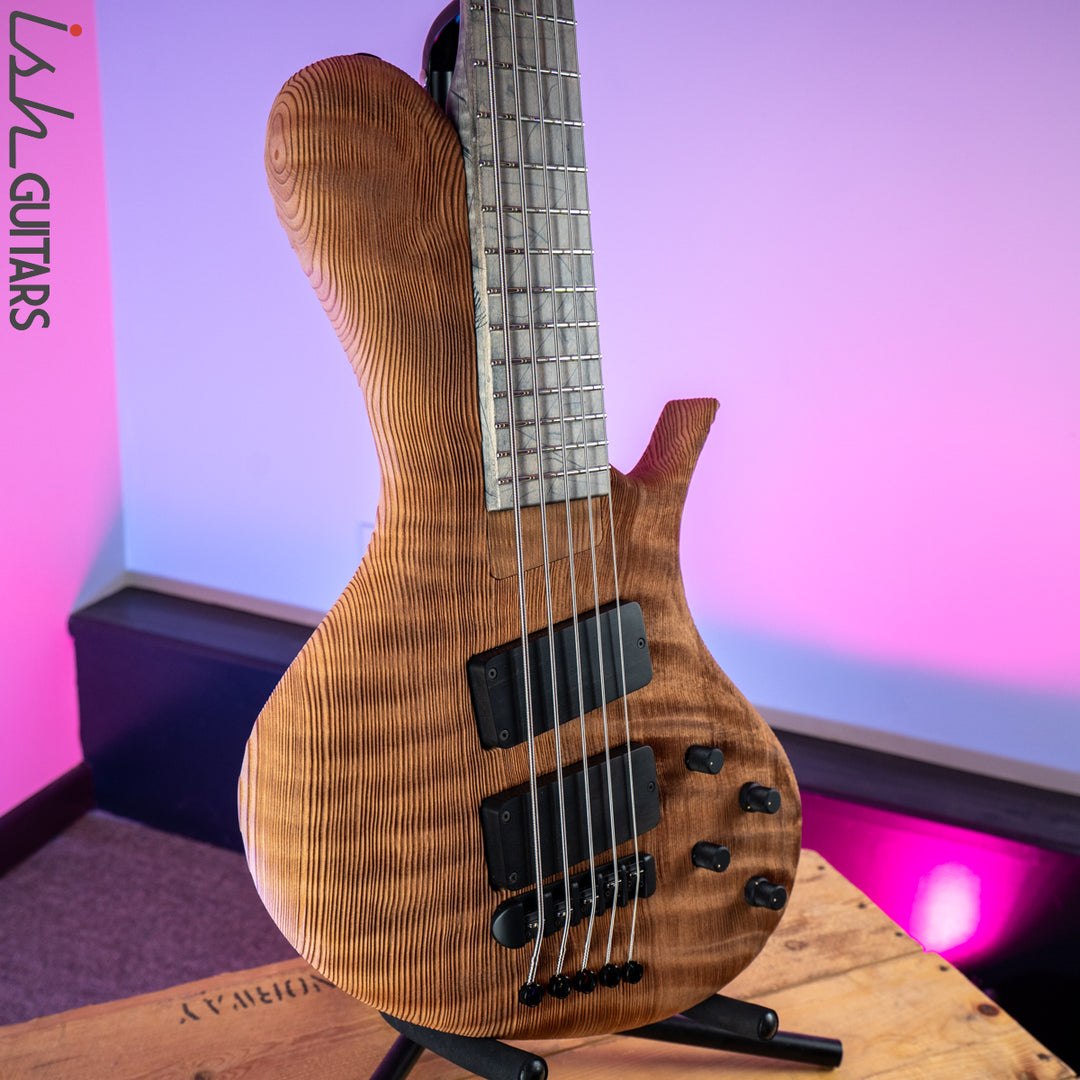 Ritter R8 Singlecut Bass Guitar Sandblasted Quilted Redwood
