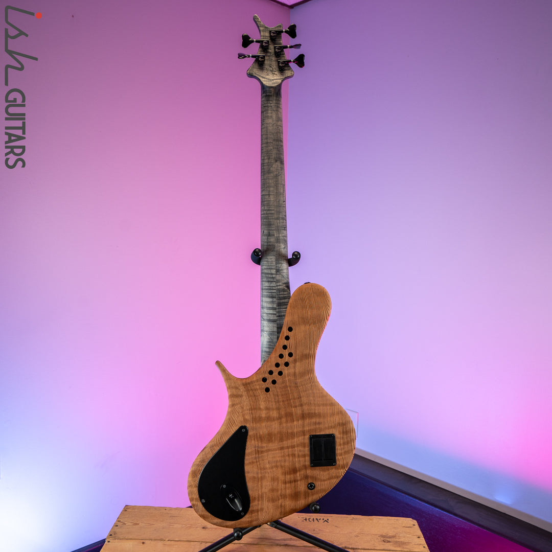 Ritter R8 Singlecut Bass Guitar Sandblasted Quilted Redwood