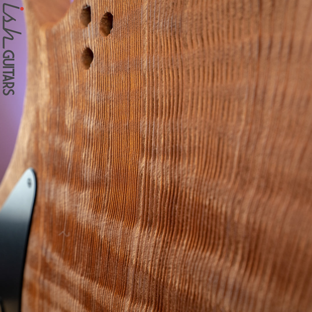 Ritter R8 Singlecut Bass Guitar Sandblasted Quilted Redwood