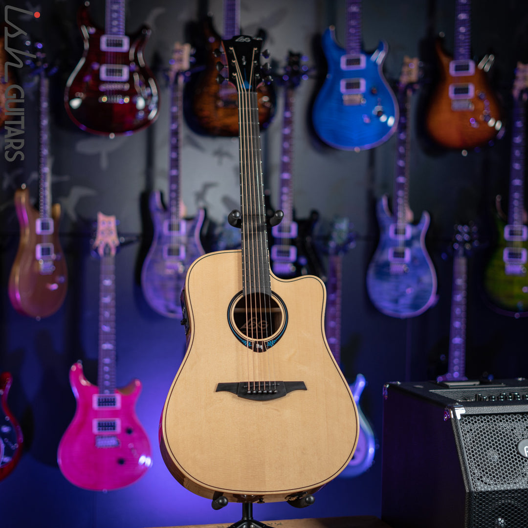 Lag Tramontane HyVibe THV30DCE Acoustic Electric Smart Guitar Natural