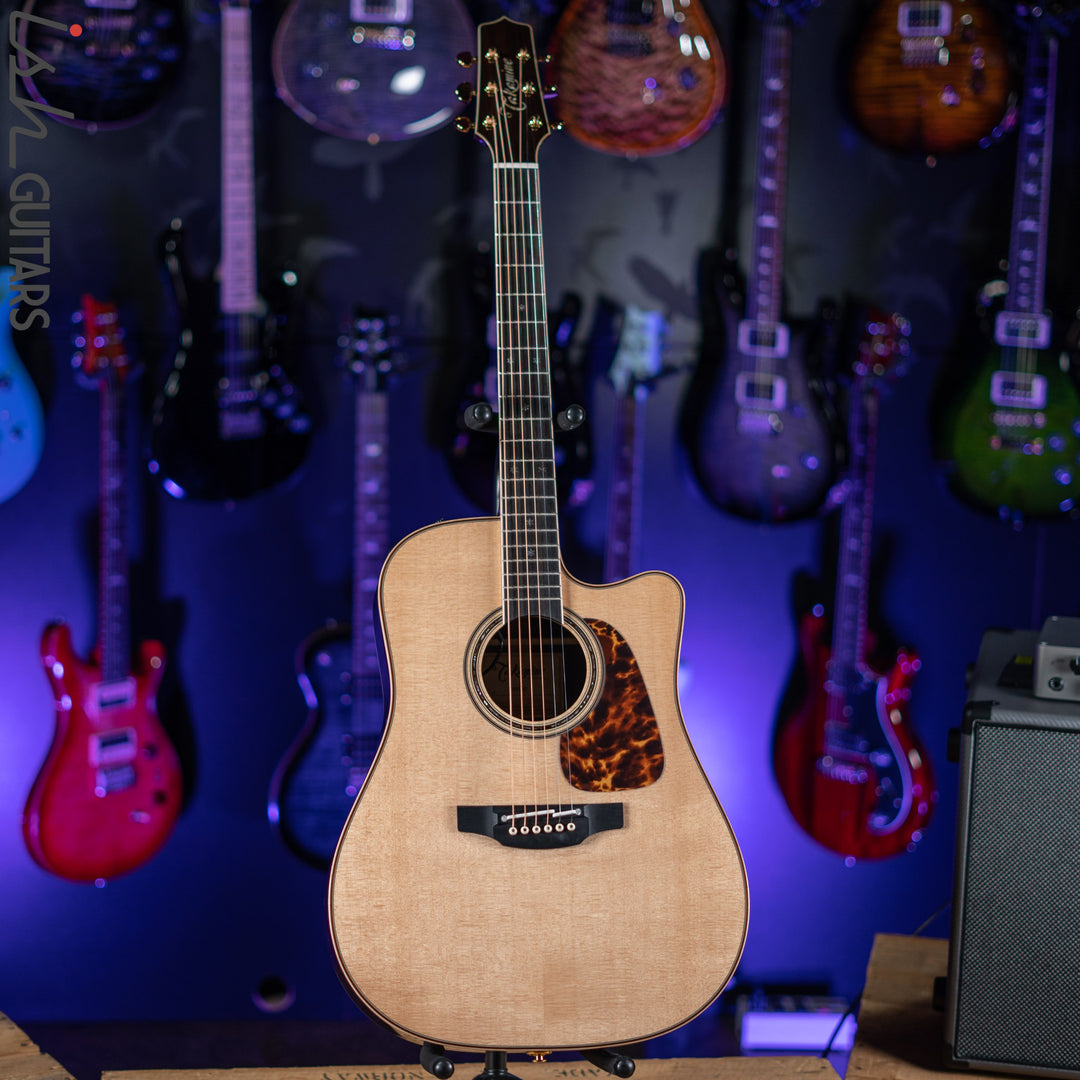 Takamine P7DC Dreadnought Acoustic Guitar Natural