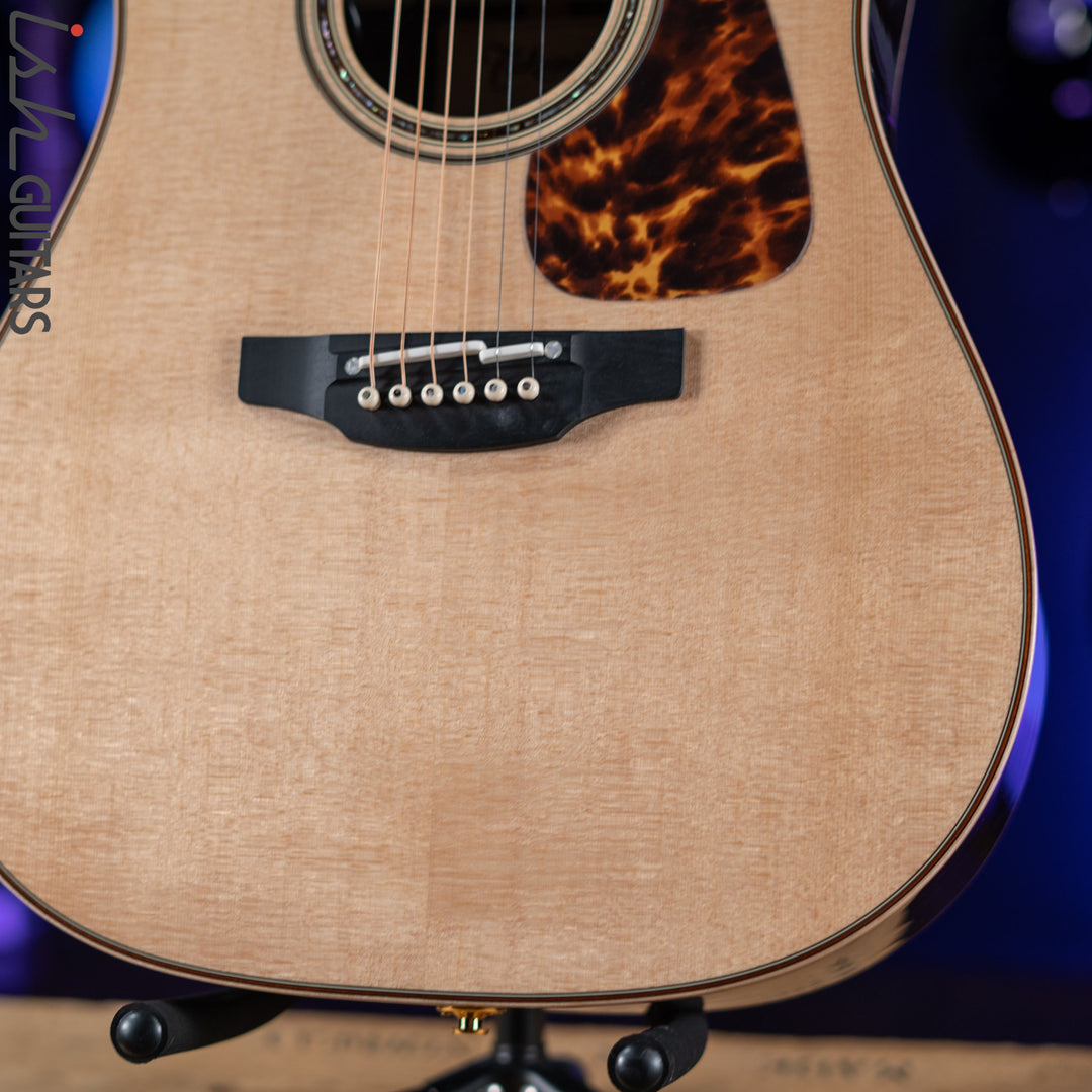 Takamine P7DC Dreadnought Acoustic Guitar Natural