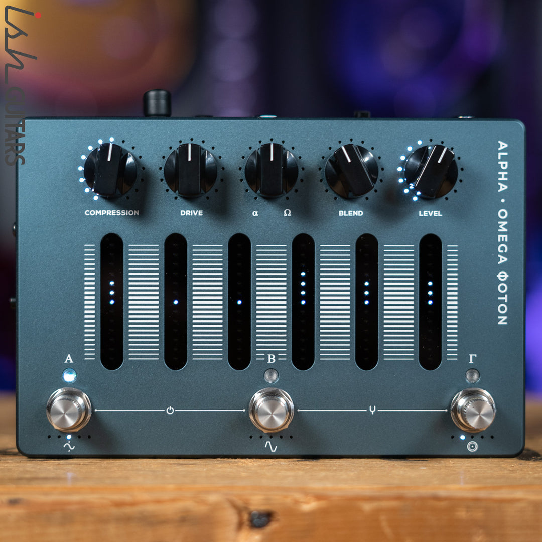 Darkglass Electronics Alpha-Omega Photon Bass Distortion/Preamp Pedal - Demo