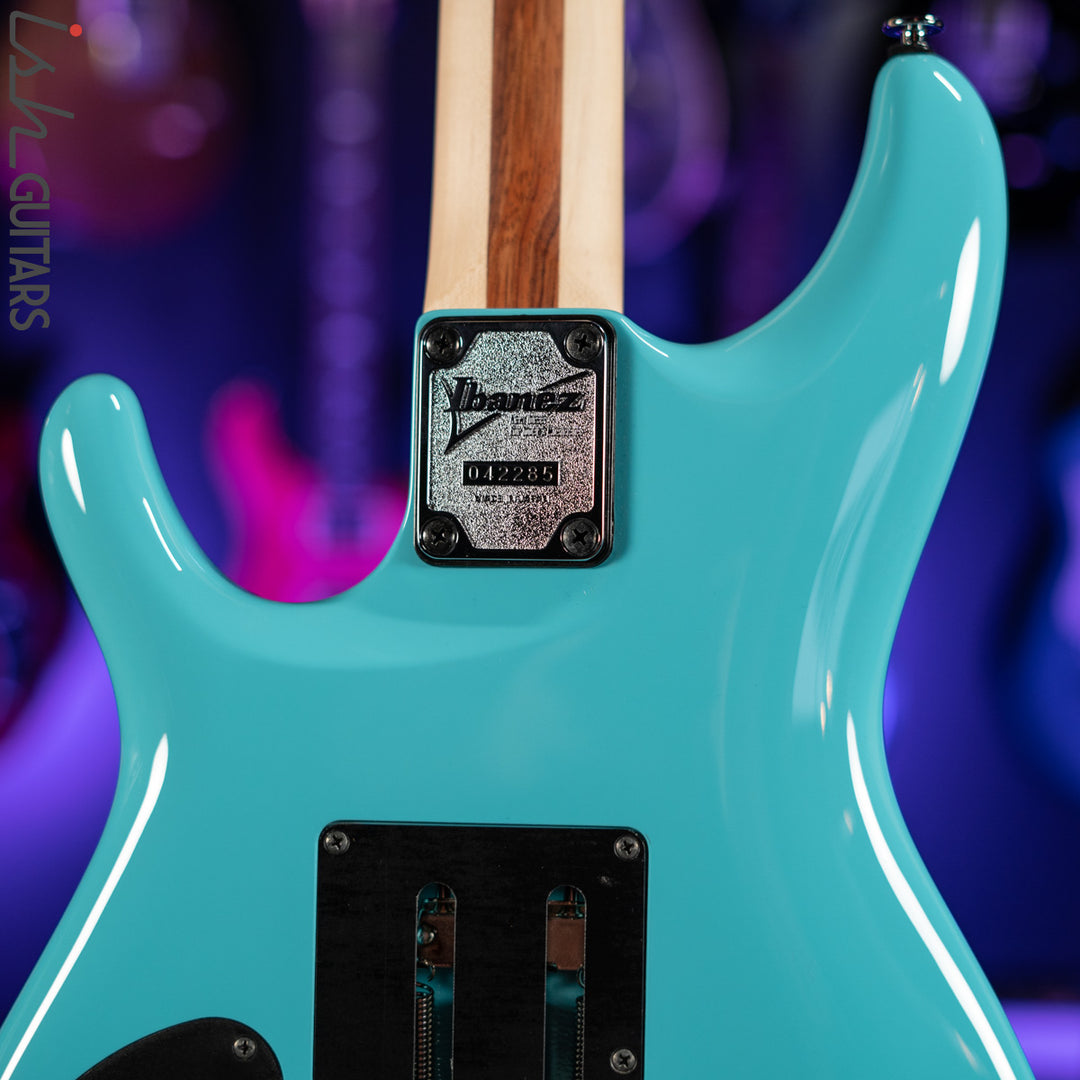 Ibanez JS2410 Joe Satriani Signature Electric Guitar Sky Blue Gloss Demo