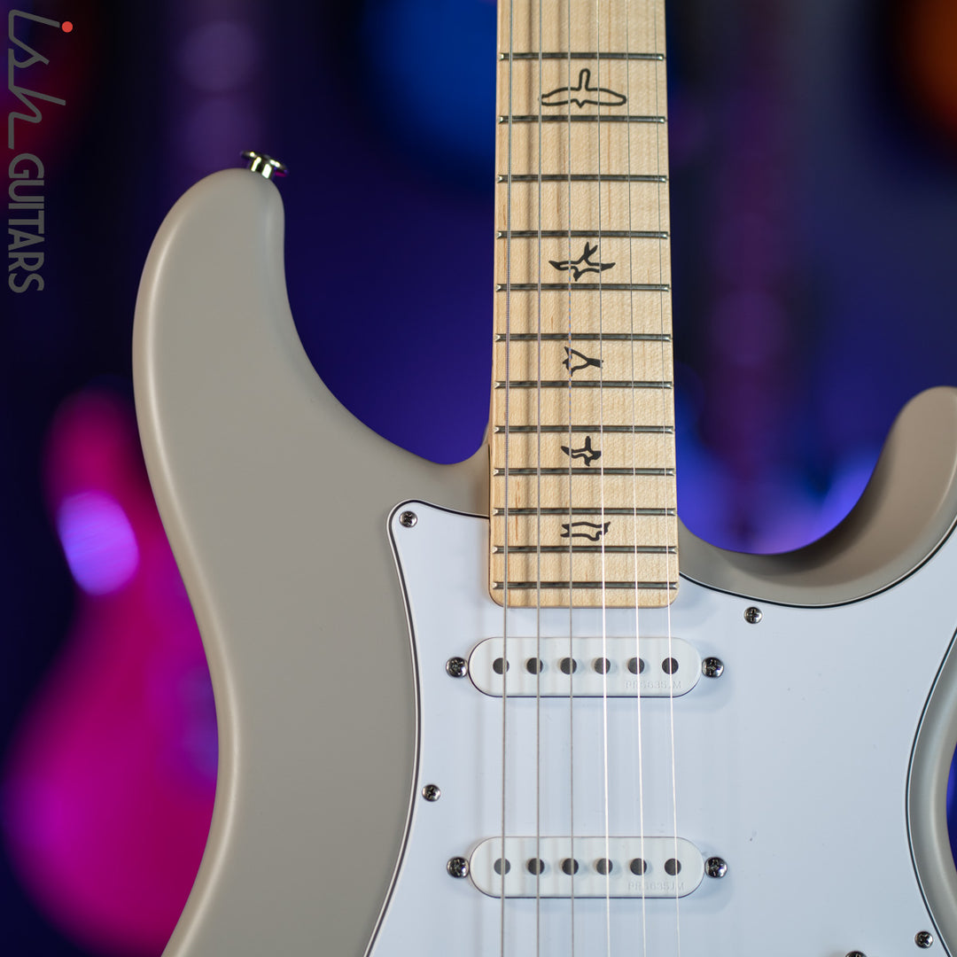 PRS Silver Sky Moc Sand Satin Maple Fretboard