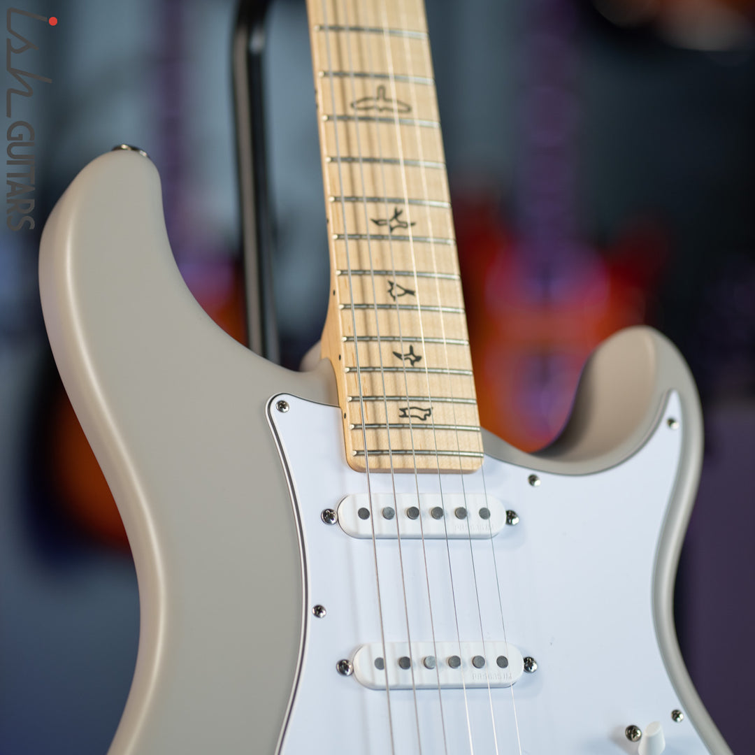 PRS Silver Sky Moc Sand Satin Maple Fretboard
