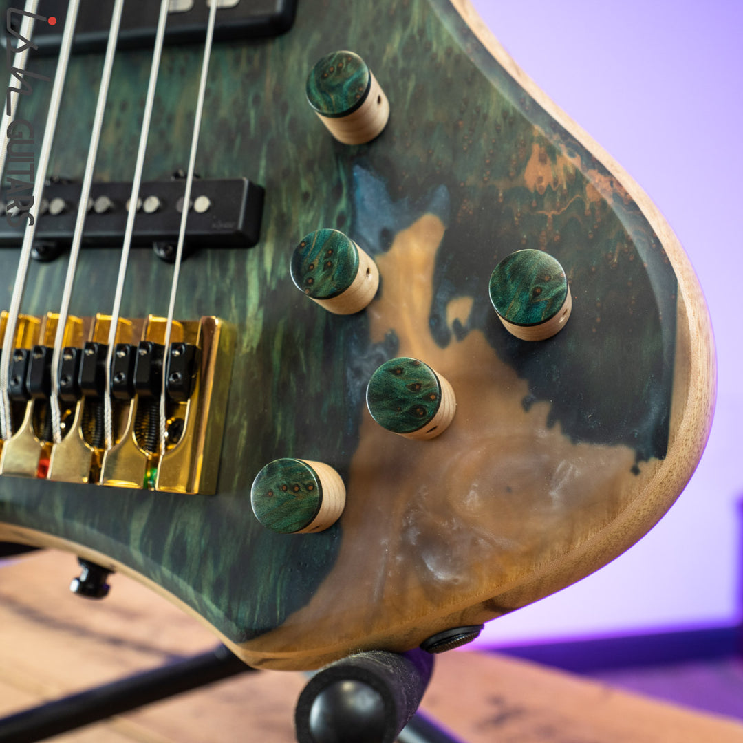 Divinity Oracle by Benavente Singlecut 5 String Bass Guitar