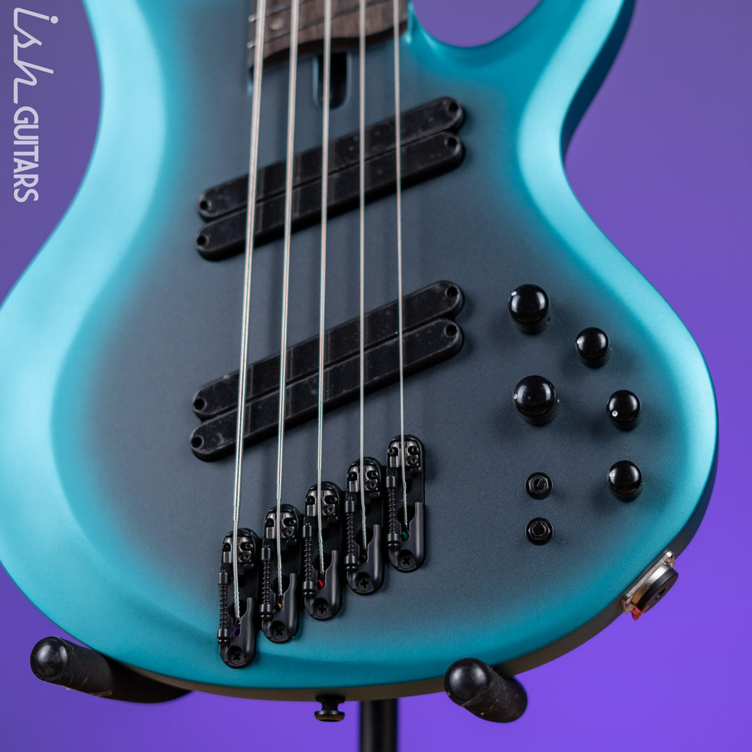 Ibanez BTB605MS Multi-Scale 5-String Bass Cerulean Aura Burst Matte Demo